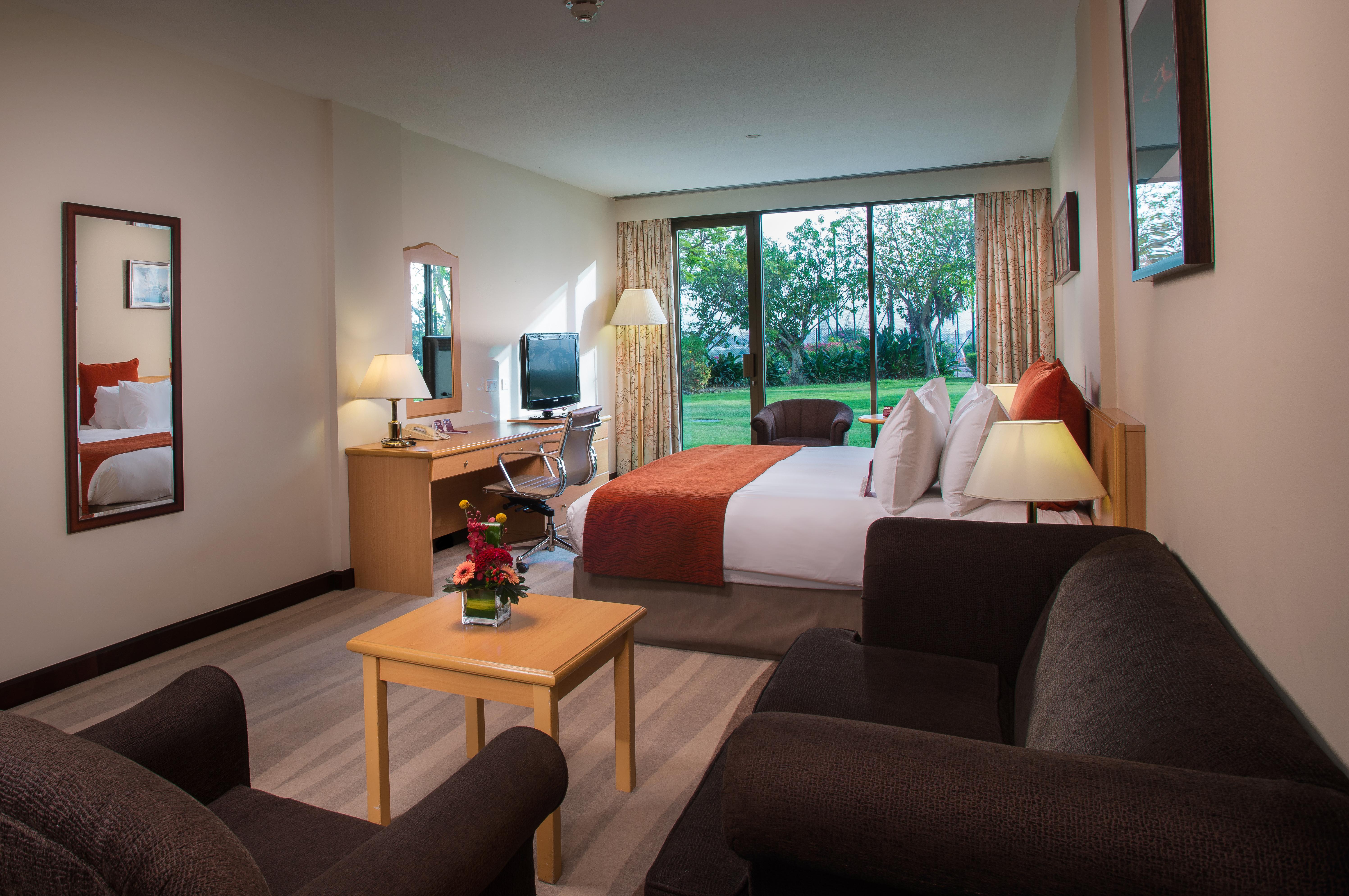 Crowne Plaza Muscat By Ihg Hotell Exteriör bild
