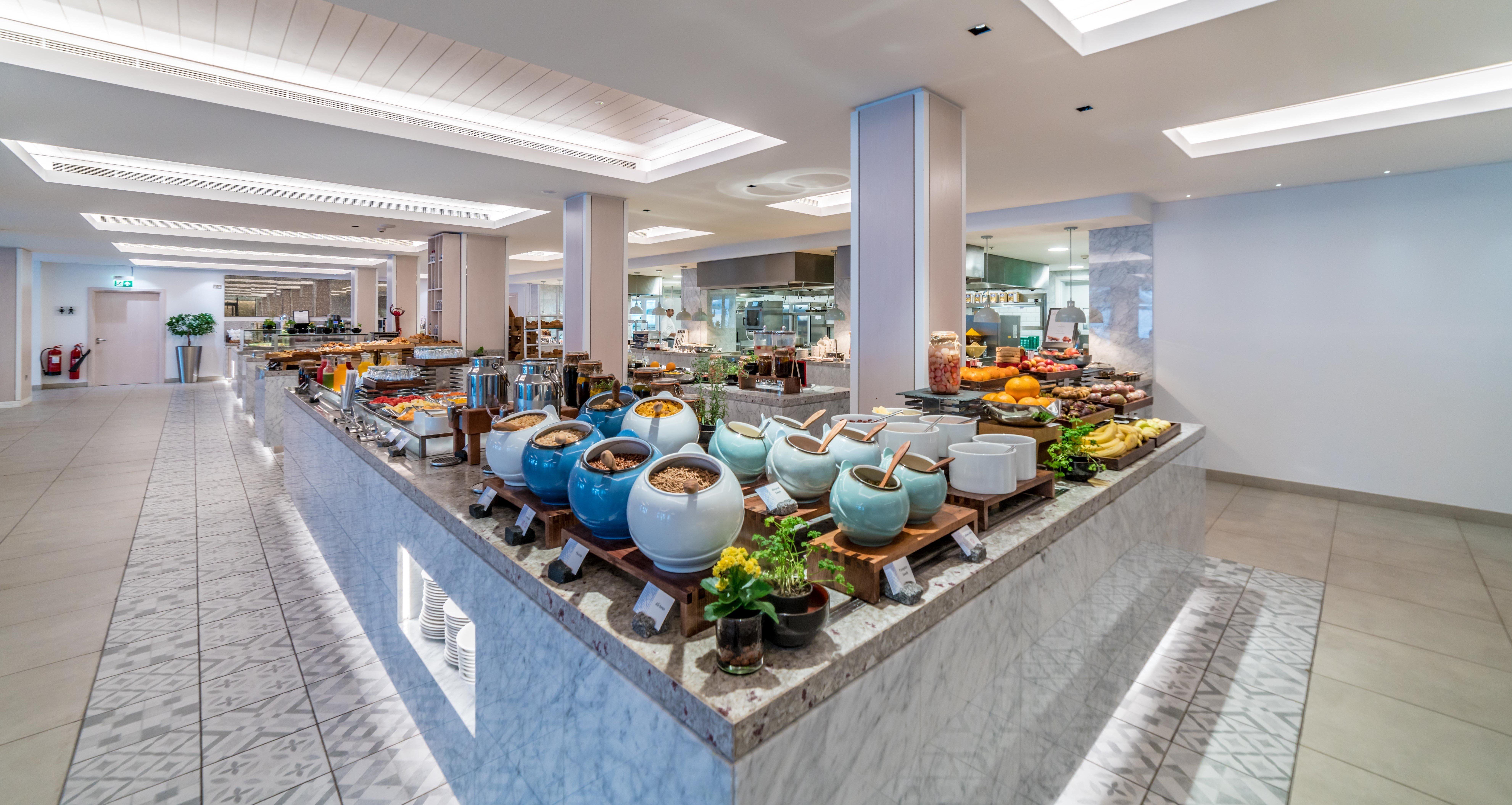 Crowne Plaza Muscat By Ihg Hotell Exteriör bild