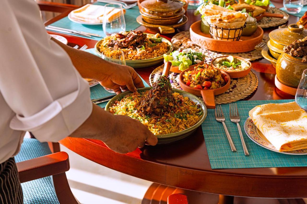 Crowne Plaza Muscat By Ihg Hotell Exteriör bild