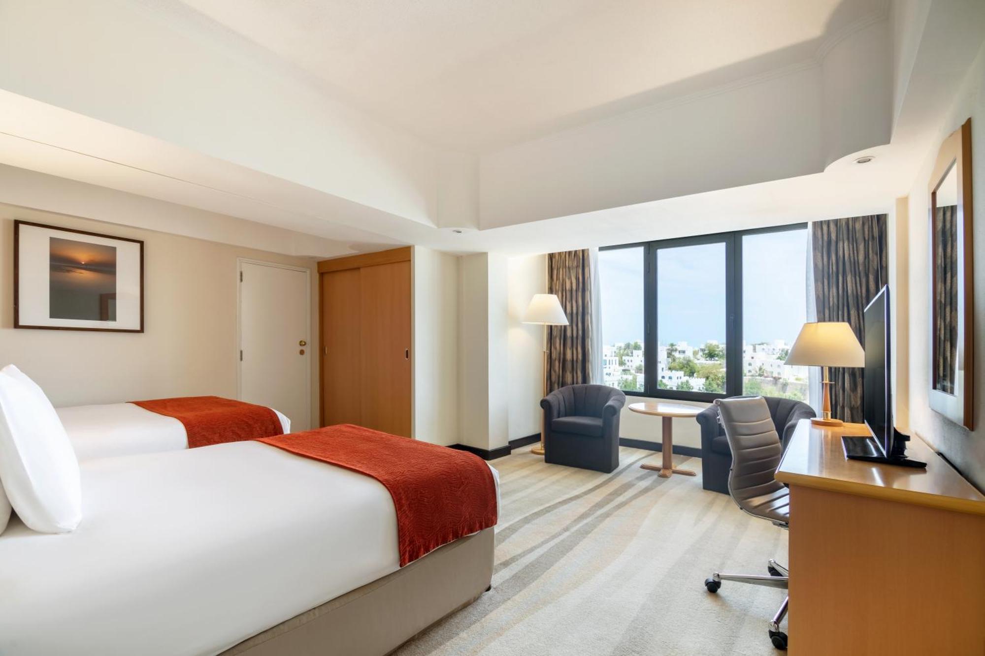 Crowne Plaza Muscat By Ihg Hotell Exteriör bild
