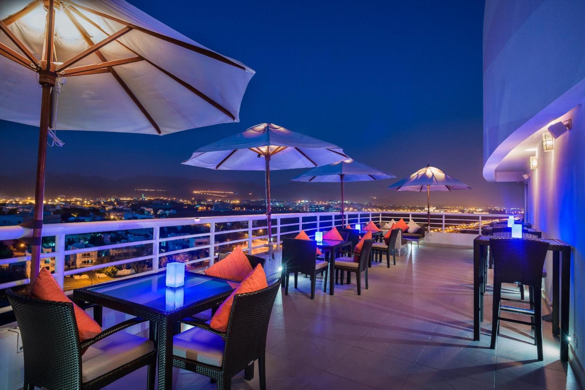 Crowne Plaza Muscat By Ihg Hotell Exteriör bild